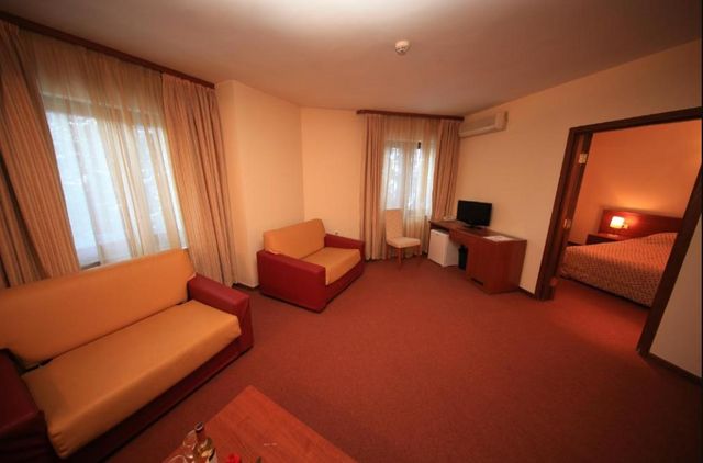 Pirin hotel - apartment (2 adults +1 or 2 children)